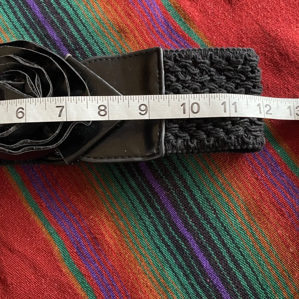 Vinyl/Knit Black Rose Belt with Silver Metal Snaps! Never used! Small.